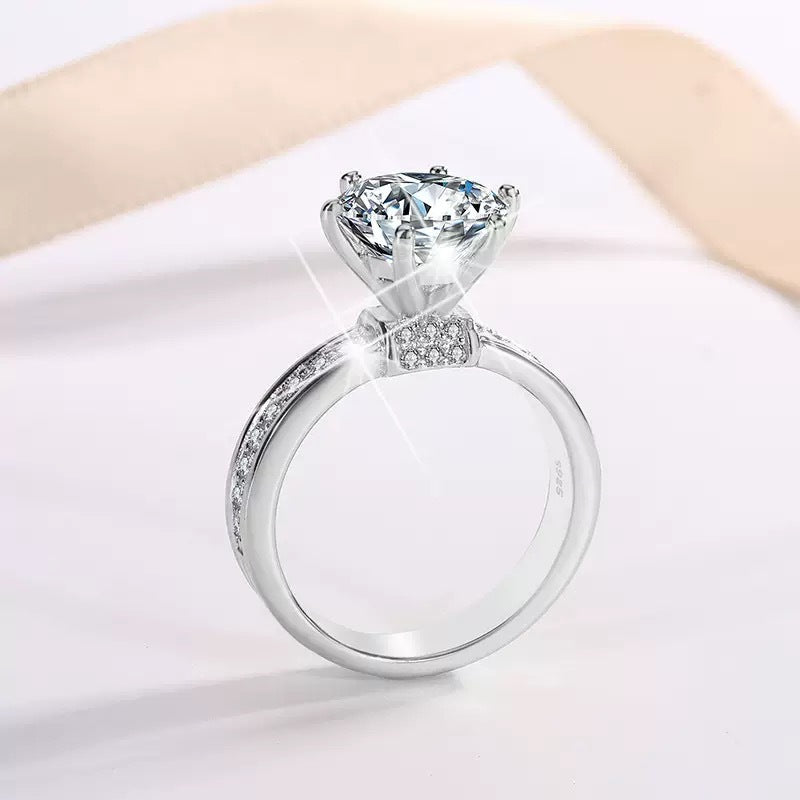 MakerVid™ 1ct Oval Moissanite Halo Wedding Ring | 925 Sterling Silver