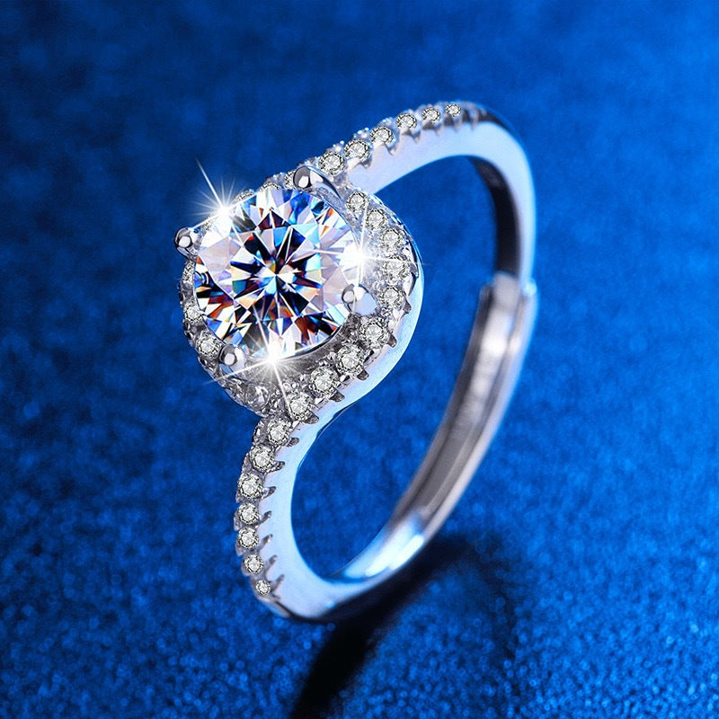 MakerVid™ 1ct Oval Moissanite Halo Wedding Ring | 925 Sterling Silver