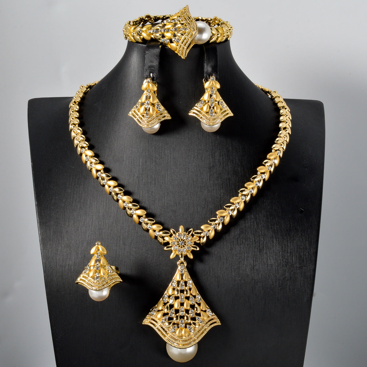 MakerVid™ 18K Gold Plated Leaf Pearl Jewelry Set | Luxury Wedding Gift